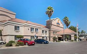 Comfort Suites Tulare Sequoia Gateway